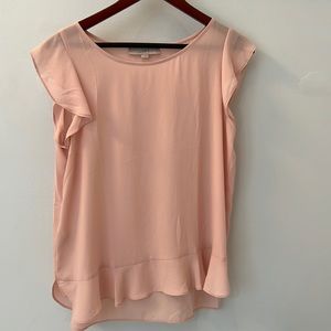 Light pink short sleeve blouse from Loft. Perfect condition.